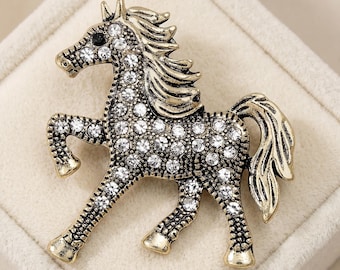 Broche de caballo de cristal para mujer, elegante broche de solapa de caballo de estilo western, broche brillante para abrigo o bufanda, joyería ecuestre, regalo para amantes de los caballos.
