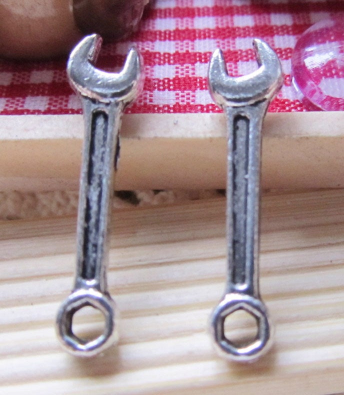 Wrench Charms 25pcs Antique Silver Charm Pendants Spanner Etsy