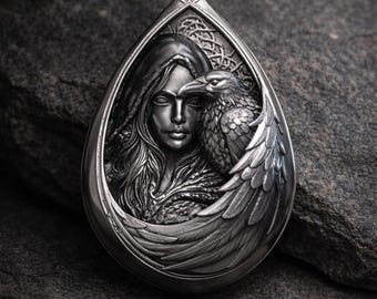Colgante de cuervo Morrigan, collar de diosa celta, joyería gótica pagana, dije de plata de ley