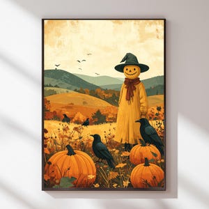 Puede incluir: Una impresión de arte mural vertical que muestra una figura con cabeza de calabaza, un sombrero de bruja verde oscuro y un abrigo amarillo en un campo otoñal. Varios cuervos negros están cerca de calabazas naranjas bajo un cielo pálido.