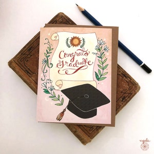 Carte de remise des diplômes - Carte de voeux pour diplômés de félicitations, chapeau au diplômé, promotion 2024, diplômé 2024