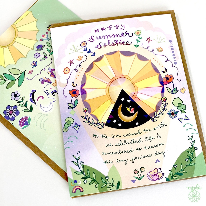 Puede incluir: Una tarjeta de felicitaci&oacute;n con una ilustraci&oacute;n colorida de un sol y una luna con el texto "HAPPY Summer Solstice" y el mensaje "As the Sun warmed the earth we celebrated life & remembered to treasure this long precious day".