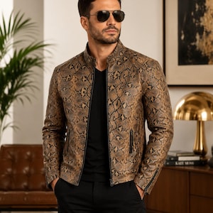 Chaqueta bomber de piel marrón con relieve de pitón hecha a mano / Abrigo exótico con estampado de serpiente para hombre / Regalo para él