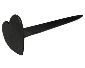 Clavo de corazón, negro