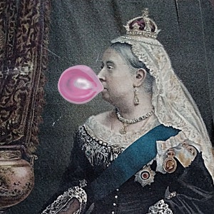 Reine Victoria, famille royale britannique, carte de reine bubblegum, carte amusante de la reine victoria, victorien, éclectique, art urbain, maximaliste, art altéré