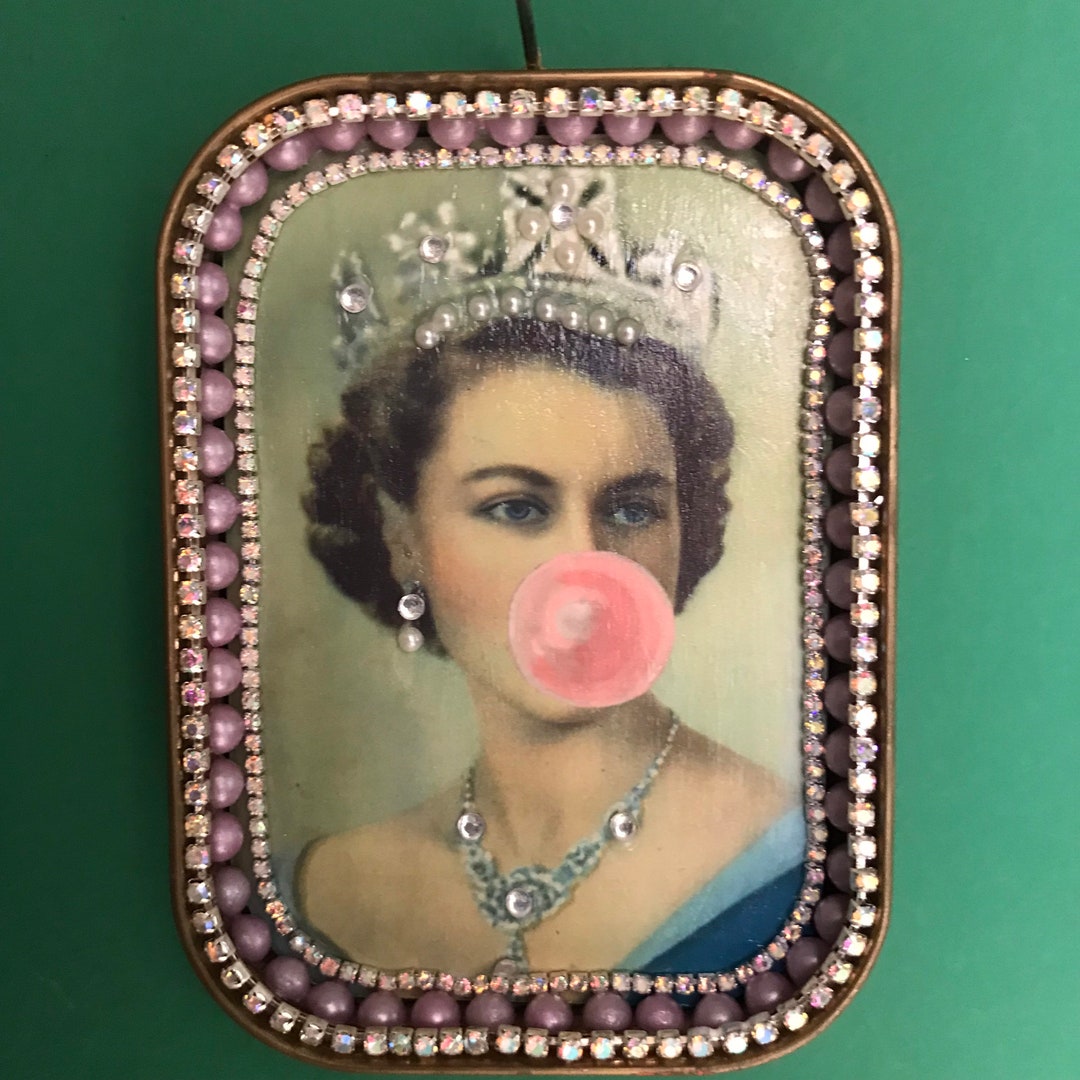 Queen Elizabeth Gift, Queen Bubblegum, Queen Elizabeth, Altered Queen