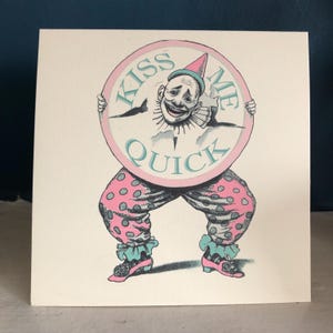 Carte de Saint-Valentin drôle, embrasse-moi vite, expression kitsch de bord de mer, illustration de clown de cirque, carte d'amour inhabituelle, petit ami, petite amie, mari,
