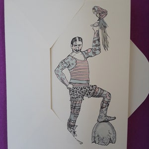 Carte d'anniversaire de cirque, homme fort de cirque, carte de monstre de cirque, illustration d'homme fort, homme fort tatoué, spectacle de monstres, carte étrange image 6