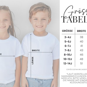 Pode incluir: Duas crian&ccedil;as vestindo camisetas brancas, com medidas 'BREITE' e 'L&Auml;NGE'. Uma tabela de tamanhos em alem&atilde;o lista tamanhos, larguras (38-51 cm) e comprimentos (45-67 cm) para roupas infantis. O texto 'Gr&ouml;ssen TABELLE' est&aacute; no topo.