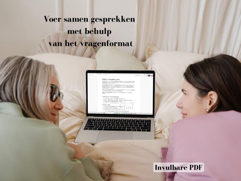 May include: Two people looking at a laptop screen displaying a document. The laptop is open on a bed with pillows. Text at the top reads "Voer samen gesprekken met behulp van het vragenformat". The text "Invulbare PDF" is at the bottom.