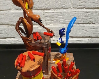 Willy E Coyote with Roadrunner 3d printed cartoon figure (32cm high) vintage (Gift)