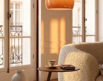Lampada da terra moderna con tavolino, lampada da terra in stile metà secolo, lampada da terra a LED in legno, lampada da comodino scandinava per un arredamento contemporaneo del soggiorno.