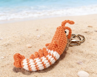 Gehäkelte Garnelen Schlüsselanhänger, Amigurumi Beach Taschenanhänger, Seaside Whimsy Accessoire