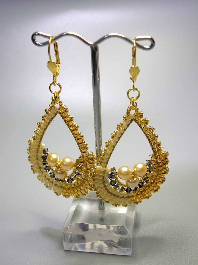 Indira Earrings :: Gold