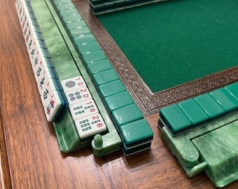 Soporte para fichas de mahjong de color verde jade premium con empujador / Elegante soporte para fichas de imitación de jade / Accesorios para juegos de mesa / Regalo único para jugadores de mahjong