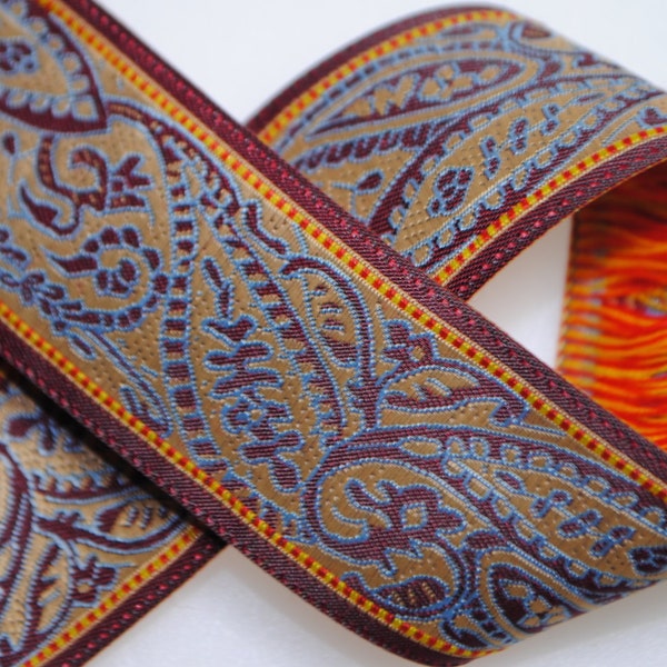 Paisley Geometric Red, Cream, Sky Blue e Yellow Jacquard Trim 1 e 1/8 pollici di larghezza - Due, cinque o dieci metri