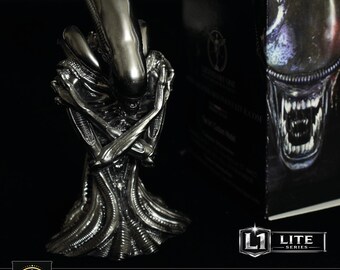 Alien Figure, Xenomorph Born Statua da collezione, Limited Edition, Design nostro, Modello esclusivo personalizzato, Foto Reali
