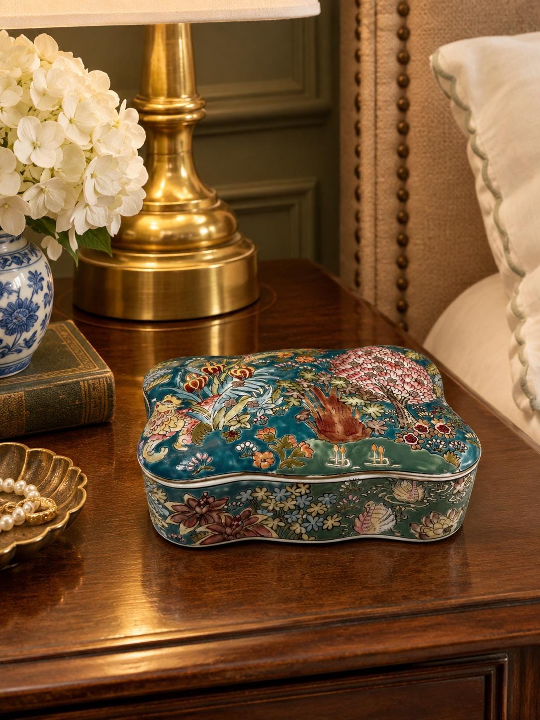 DressBox ドレスボックス ミニチュアドレス ヴィンテージ　インテリア小物 Porcelain Dresser Box - Etsy