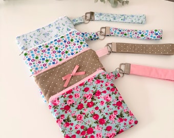 small pouch/coin purse and wristlet