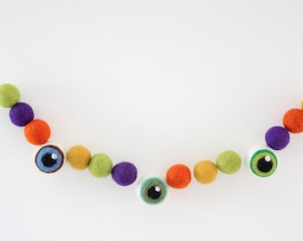 Felt Eyeball Garland: Colorful Halloween Decor