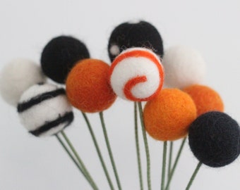 Spooktacular Felt Pom Pom Flowers- Halloween Fall flowers bouquet- Flower bouquet- wool pom poms- black orange