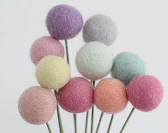 Regenbogen Filz Pom Blumen: Pastellfarbene Mittelstücke, Brautstrauß
