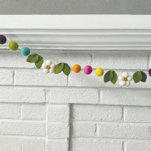 Bright Daisy | Felt Ball, Daisy & Leaf Garland by Sheep Farm Felt