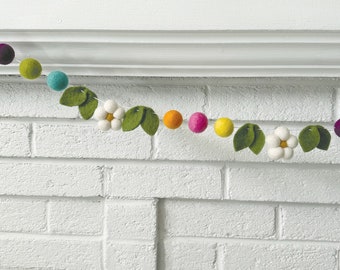 Bright Daisy | Felt Ball, Daisy & Leaf Garland by Sheep Farm Felt