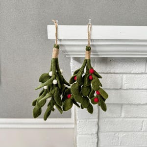 Felt Mistletoe- Choose Red or White Berries