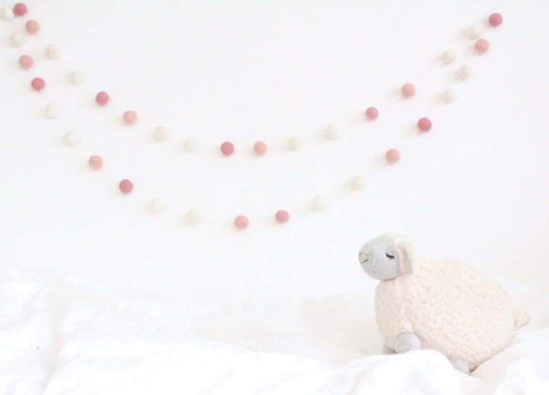 Pink Valentine's Day Felt Ball Garland Ombre Pink image 3