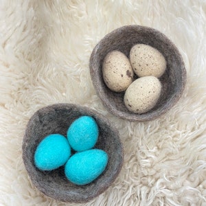 Felt Nest with 3 Felt Eggs- Choose Robin or Wren nest