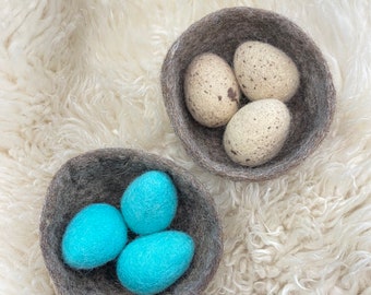 Felt Nest with 3 Felt Eggs- Choose Robin or Wren nest