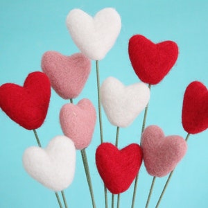 Bouquet All Hearts Valentines Day Coeurs rouges, roses et blancs Tiges de 9 pouces image 1