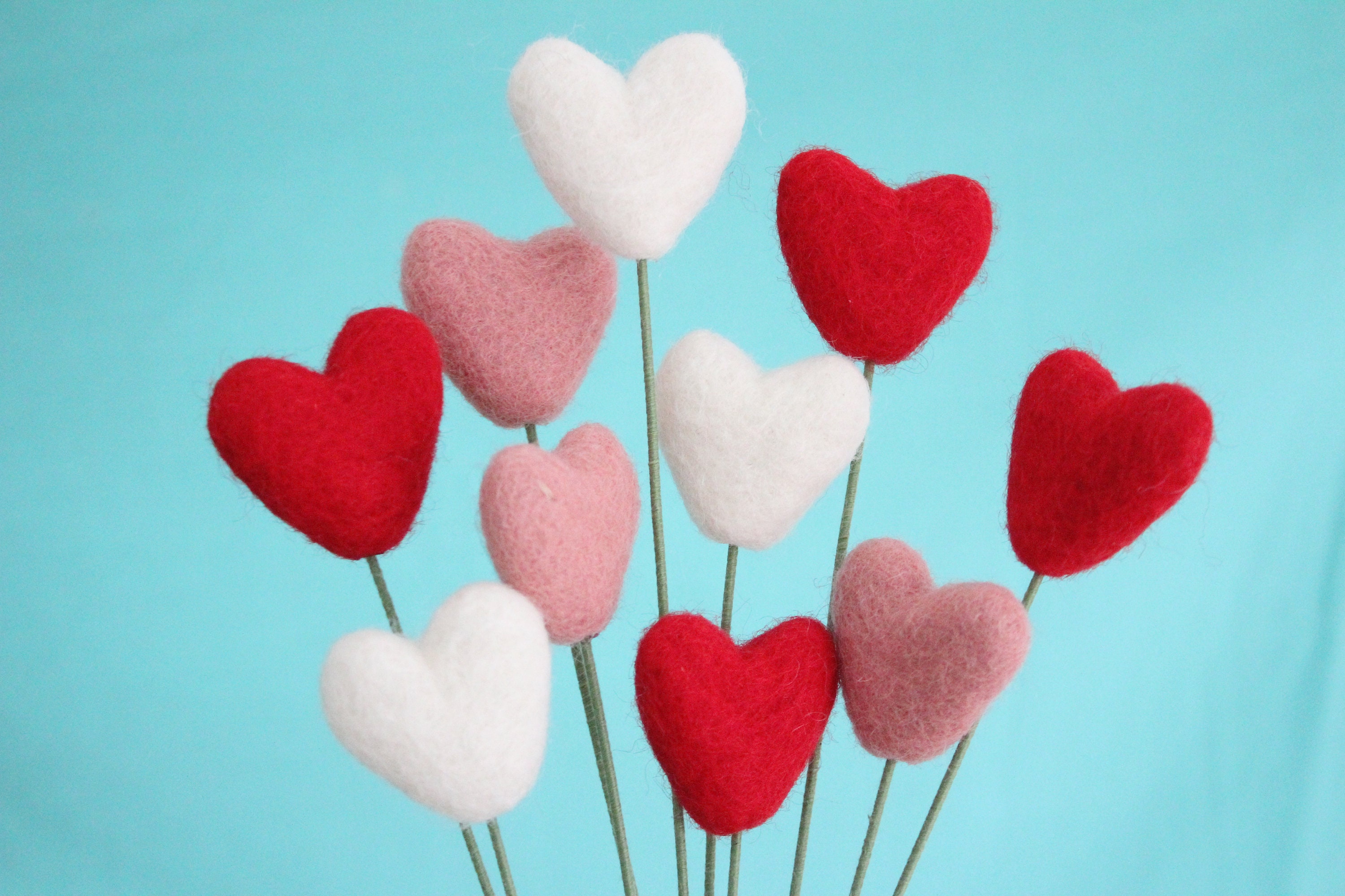 20pcs 4cm Heart Shape Felt Wool Felt Hearts Balls Gift Filling Red Felt Pom  Poms Wool Felt Balls Felt Balls for Crafts Valentine's Day Mother's Day