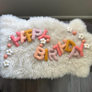Faixa de letras de feltro de feliz aniversário – Guirlanda de aniversário para meninas – Mostarda, blush, coral e rosa – 6 pés