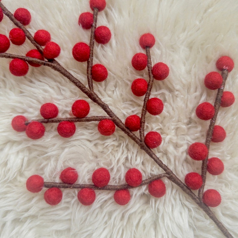 Red Ilex Berries 16 Stem image 3