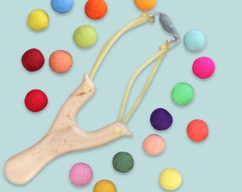 Felt Ball Slingshot- Comes with 20 pieces of felt ball ammo