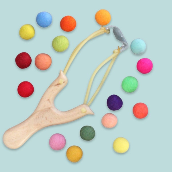 Felt Ball Slingshot- Comes with 20 pieces of felt ball ammo