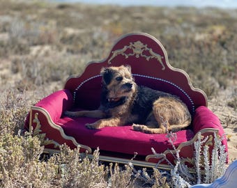 Cama de lujo para perros Burdeos – Sofá Royal Pet (gato) hecho a mano