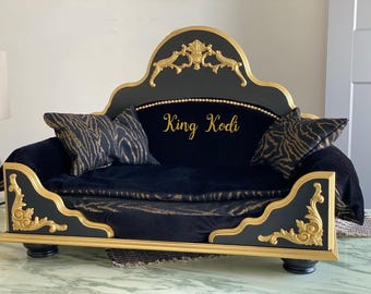 Cama de lujo para perros en negro y dorado: sofá Royal Pet hecho a mano con nombre personalizado