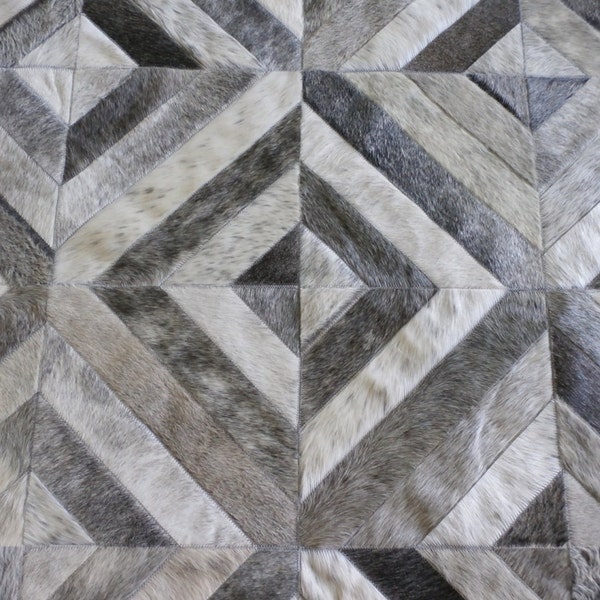 Handmade Cowhide Patchwork Rug: Gray Urquiza Diamond Design