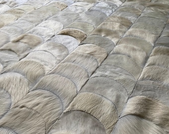 Handmade Cream Cowhide Patchwork Rug - 'Barrio Parque' Design
