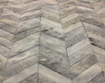 Handmade Cowhide Patchwork Rug: Gray Chevron Hair-on-Hide