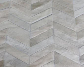 Wit chevron koeienhuid vloerkleed: handgemaakt patchwork, natuurlijk leer