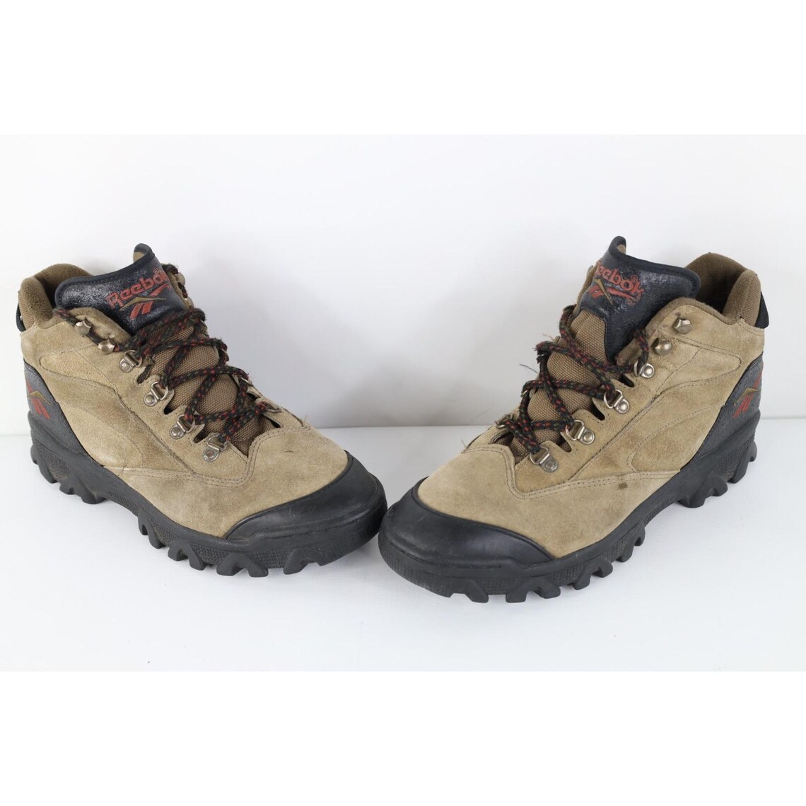 90s Reebok Womens 10 Distressed Suede Leather Hiking Trekking Ankle Boots, Vintage Reebok Ankle Boots, 1990s Reebok Suede Boots, 90s Boots, foto 1 di 5