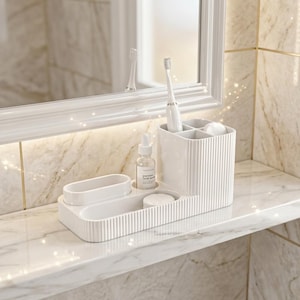 Puede incluir: Un letrero de madera rústica con el texto "Welcome to our home" en letras blancas. El letrero presenta un acabado envejecido y un diseño simple y acogedor, ideal para un porche o entrada.