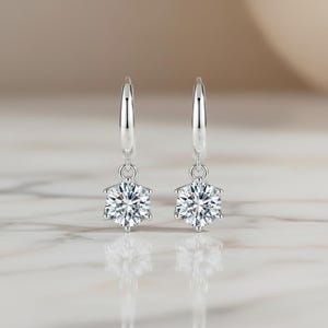 Pendientes colgantes de moissanita y diamantes / Aros colgantes tipo huggie / Aros tipo huggie hipoalergénicos de plata de ley