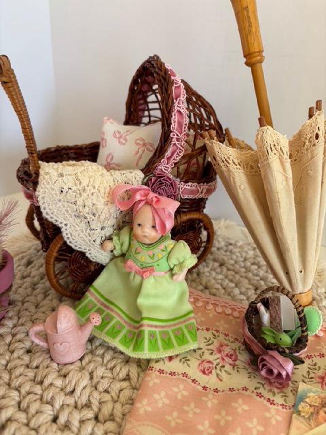Prams Display Victorian Baby Pram Stroller Porcelain Doll Vignette 11.5 Fashion Doll ...