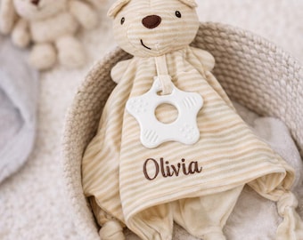 Babador personalizado para bebê, com nome bordado e desenhos de elefante, coelho, leão e urso.