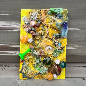 Festa del Polline – Assemblaggio originale di oggetti trovati / Collage a tecnica mista su tela